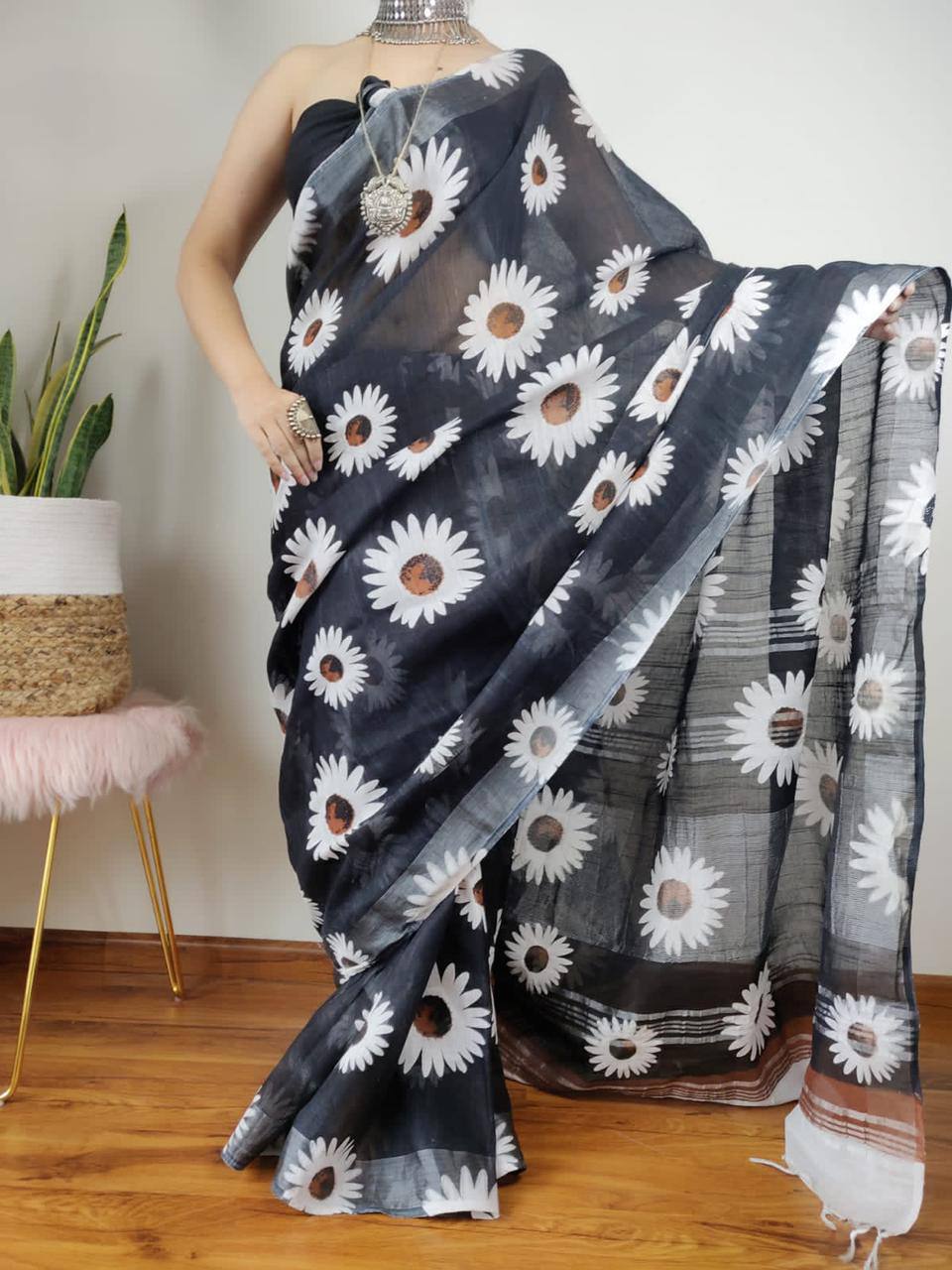 Beautiful Designer Party Wear Plain Linen Saree