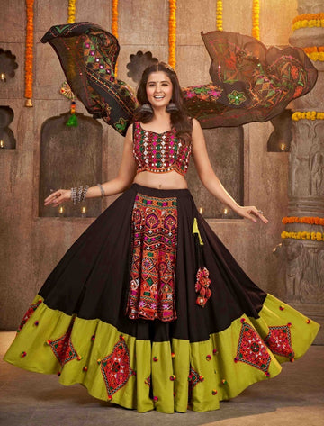 Beautiful Designer Navratri Garba Special Chaniya Choli