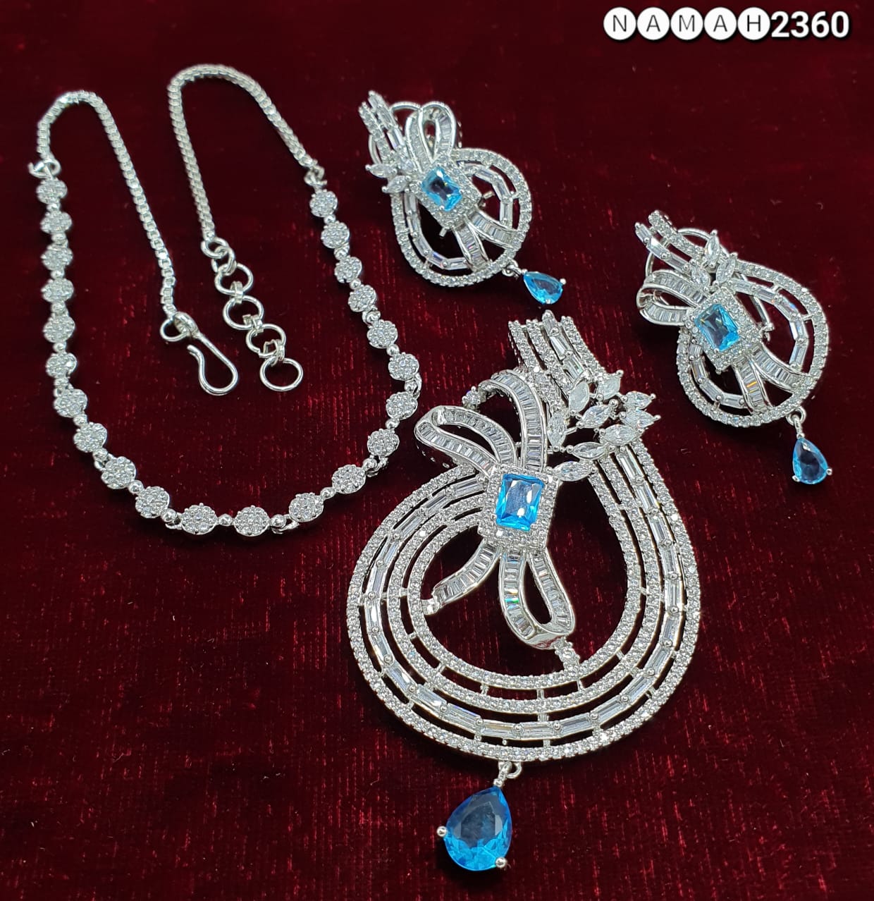 Pendant & Earrings Set