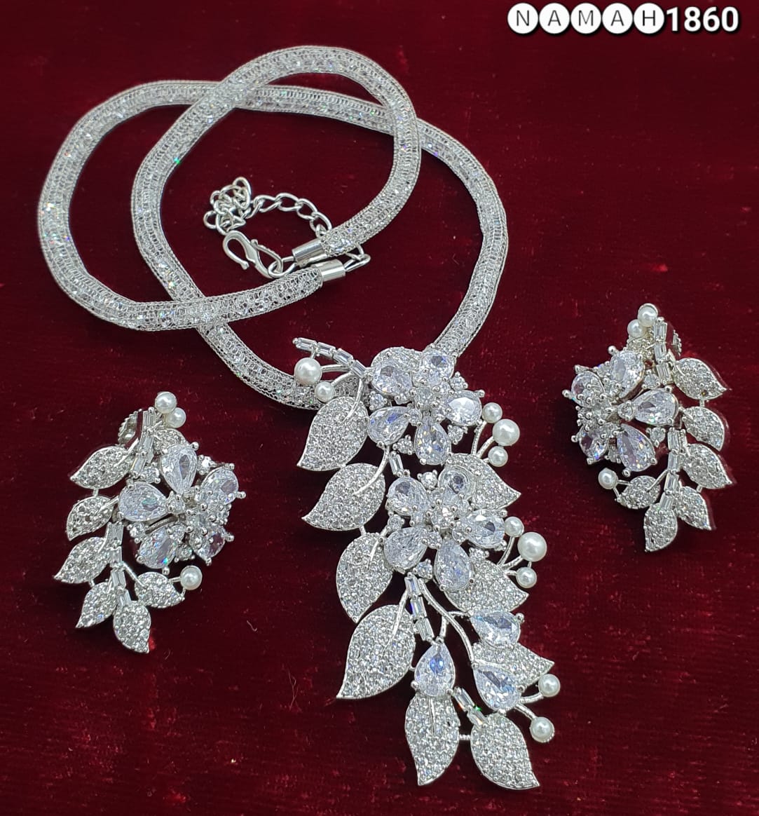 Pendant & Earrings Set