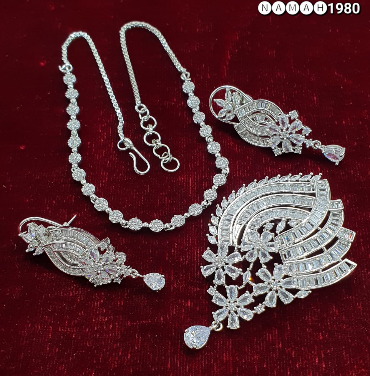 Pendant & Earrings Set