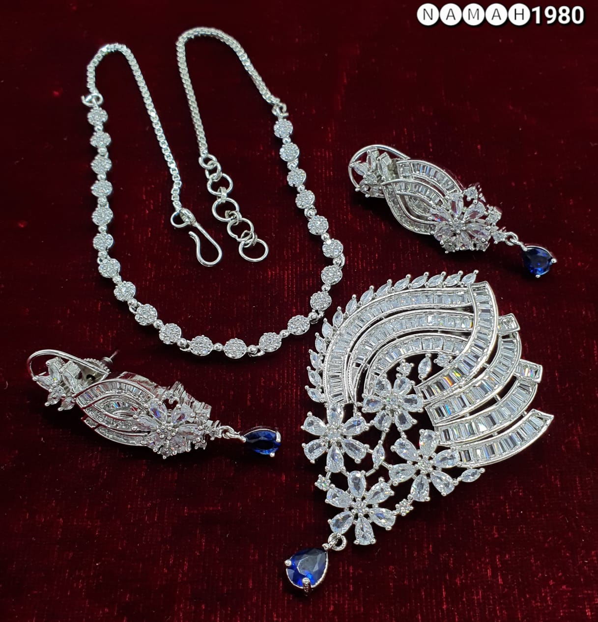 Pendant & Earrings Set