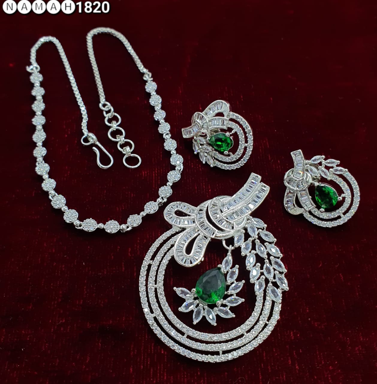 Pendant & Earrings Set