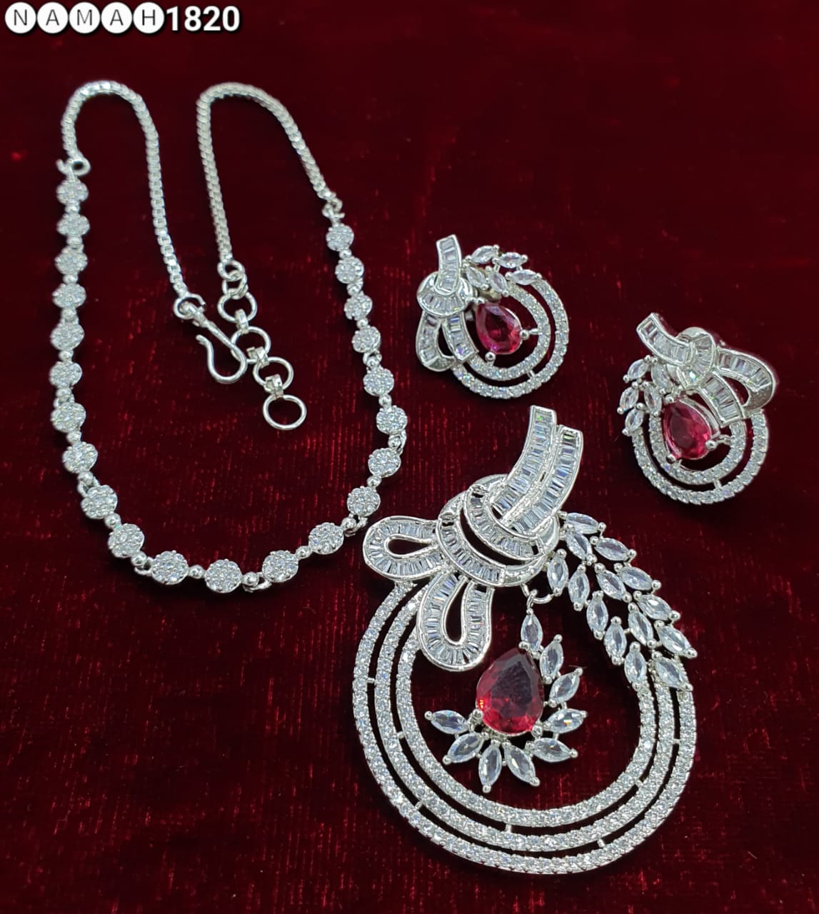 Pendant & Earrings Set