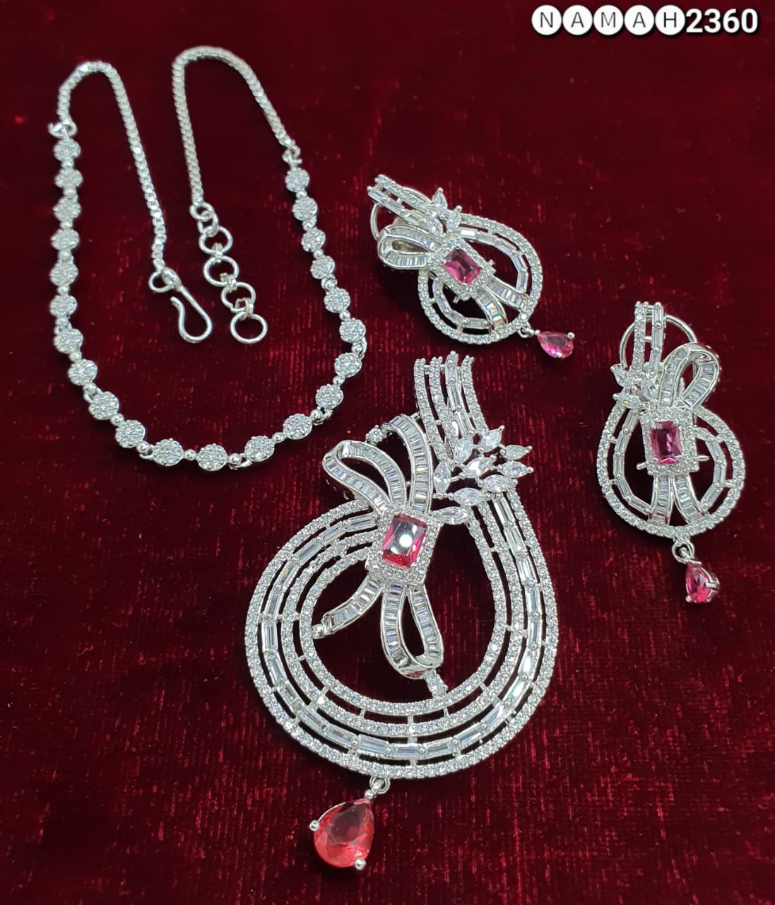 Pendant & Earrings Set