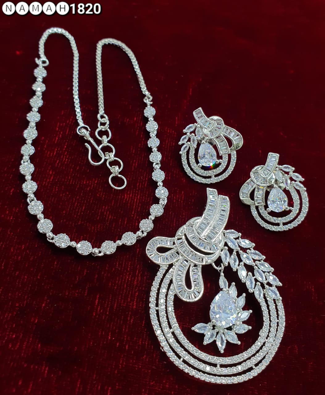 Pendant & Earrings Set