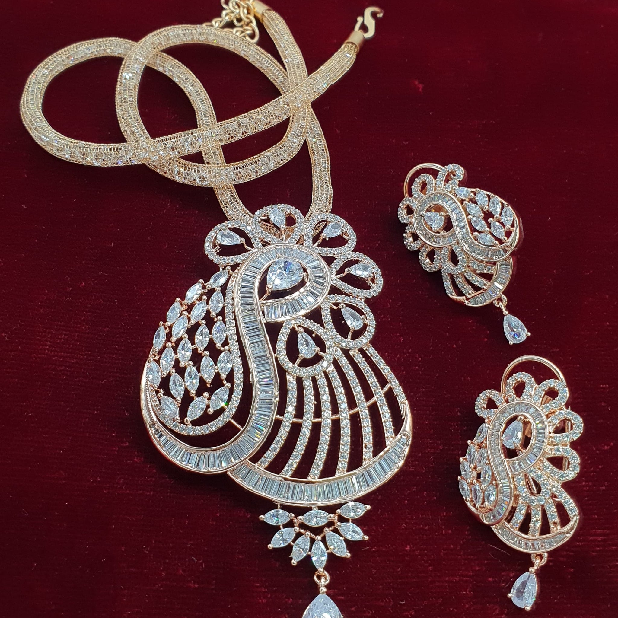 Pendant & Earrings Set