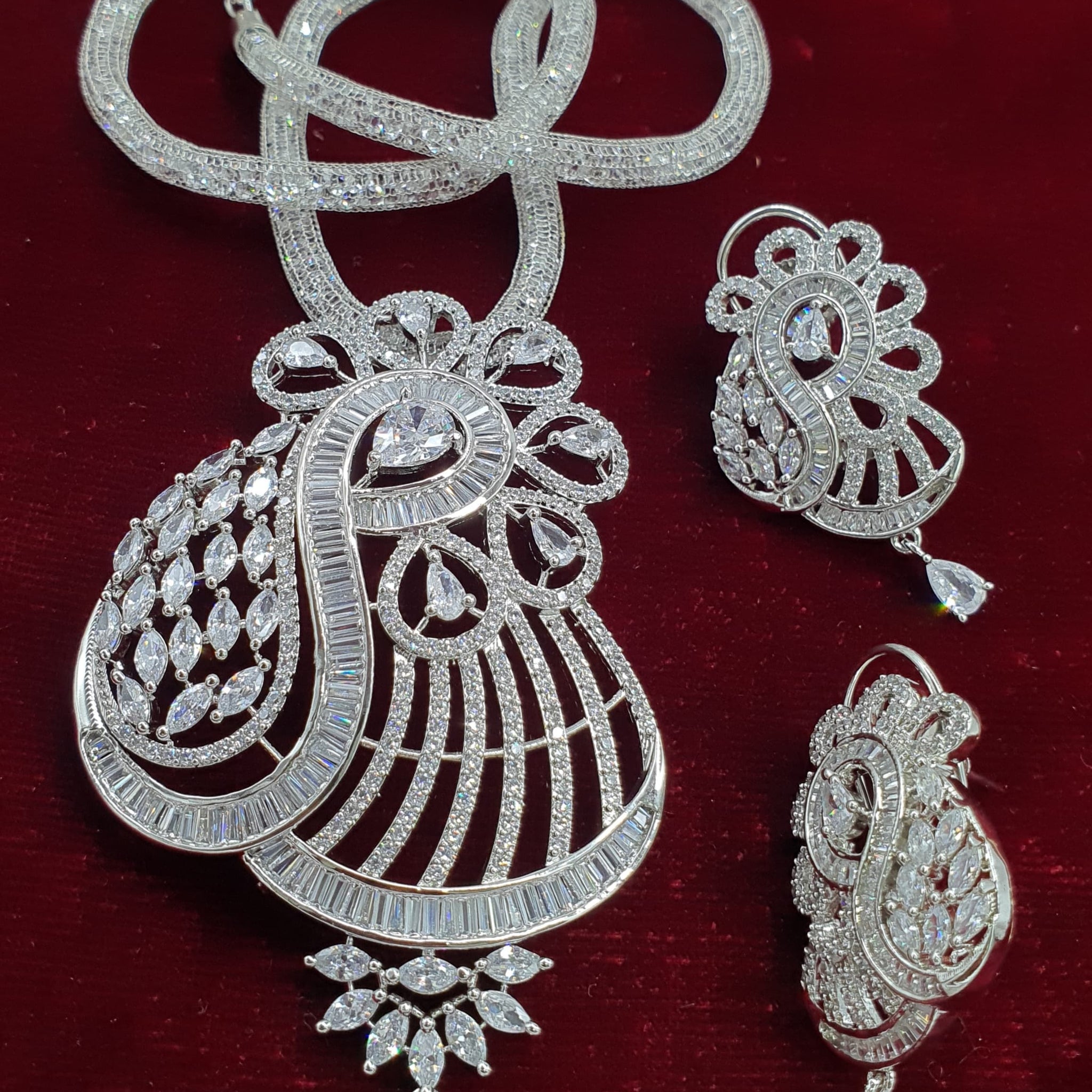 Pendant & Earrings Set