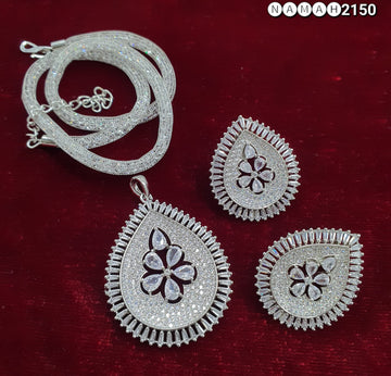 Pendant & Earrings Set