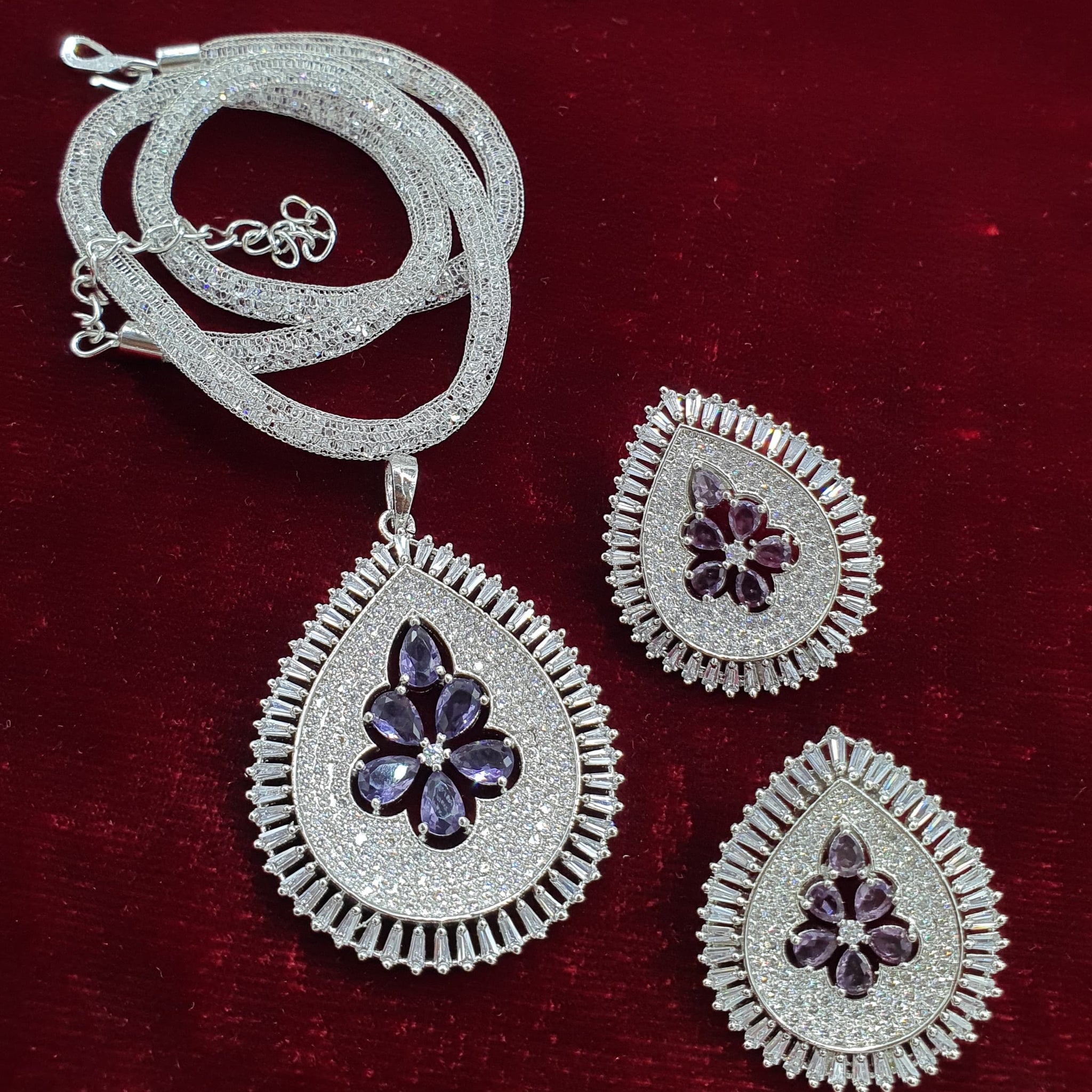 Pendant & Earrings Set