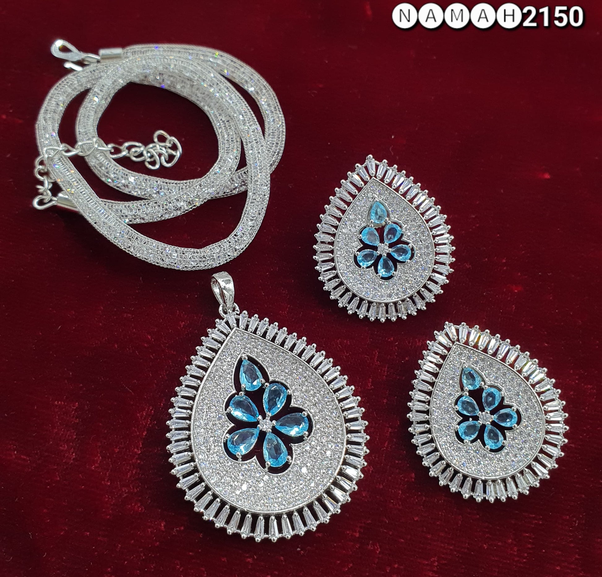 Pendant & Earrings Set