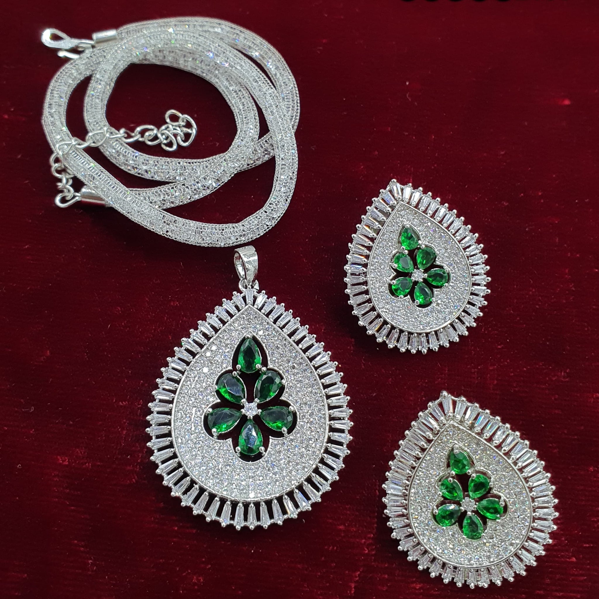 Pendant & Earrings Set