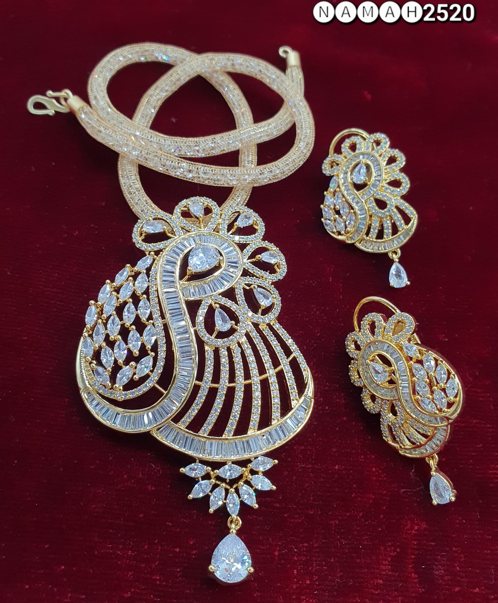 Pendant & Earrings Set