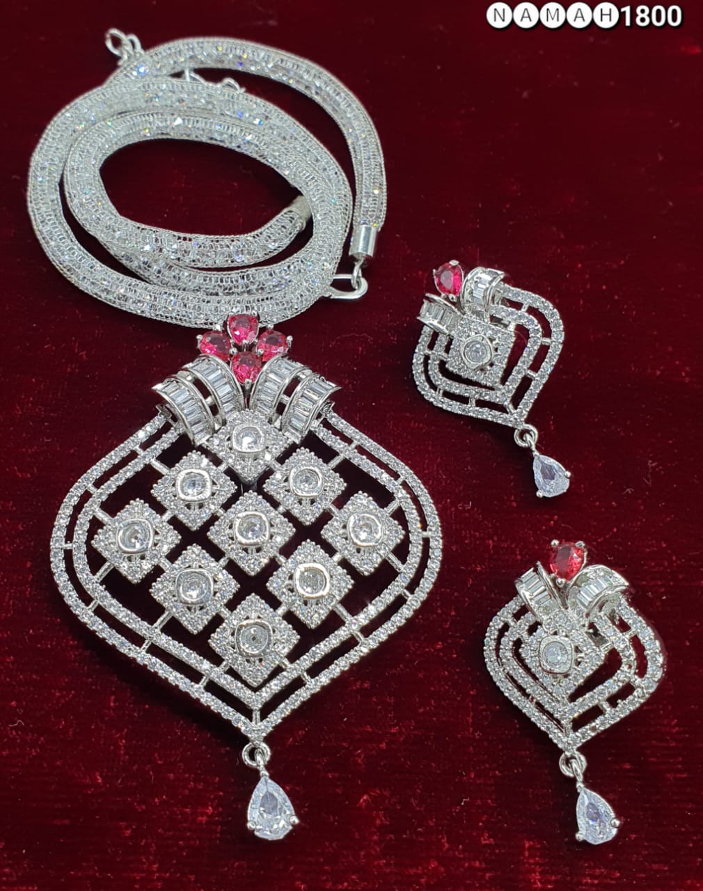 Pendant & Earrings Set