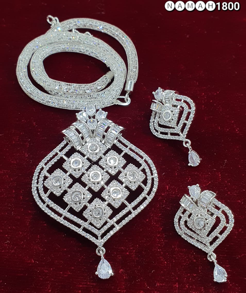 Pendant & Earrings Set