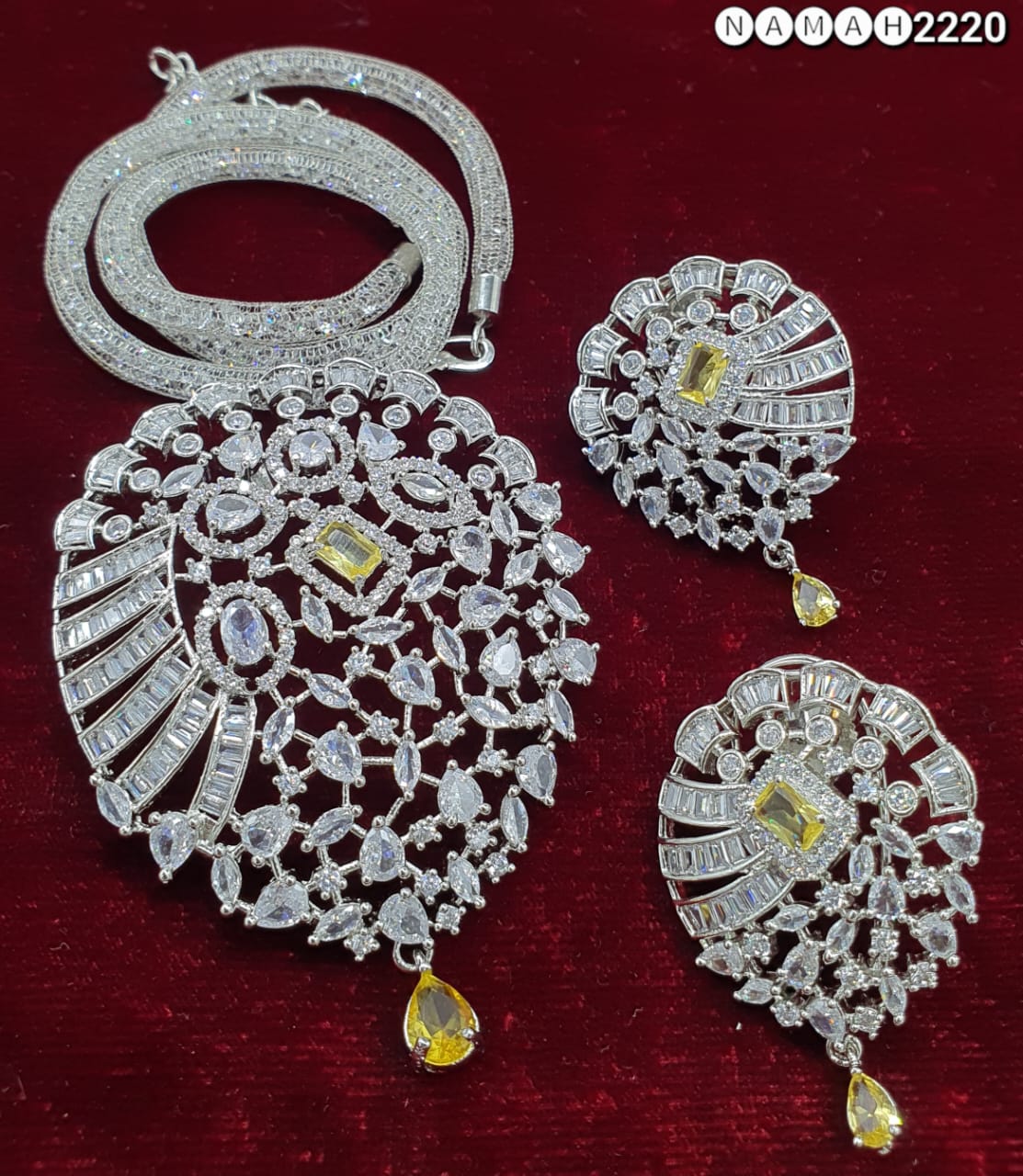 Pendant & Earrings Set