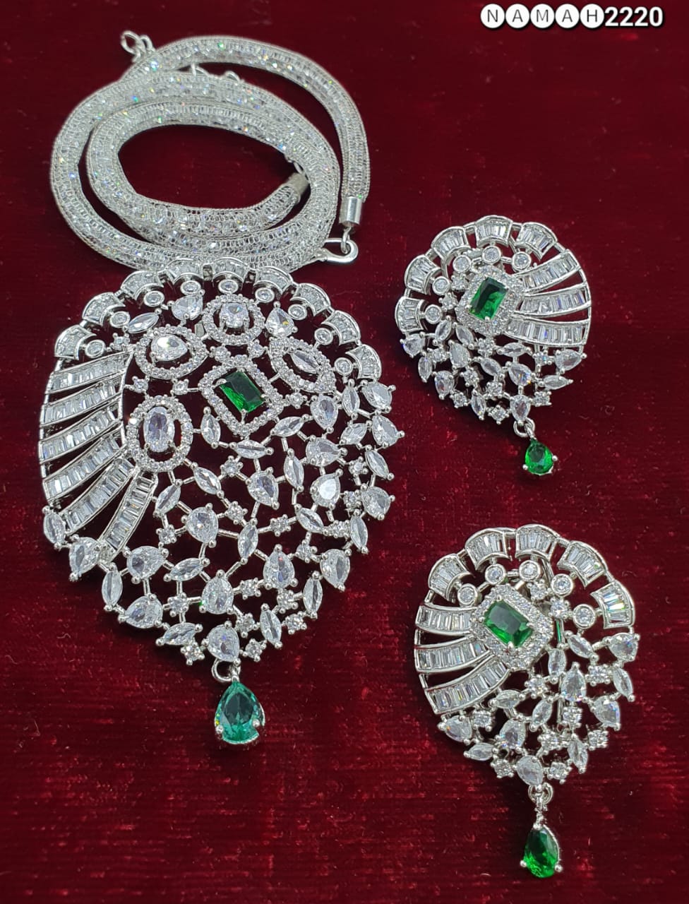 Pendant & Earrings Set