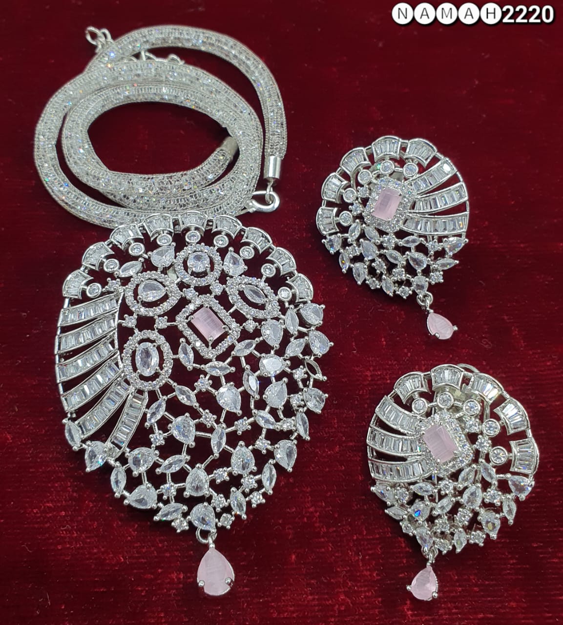 Pendant & Earrings Set