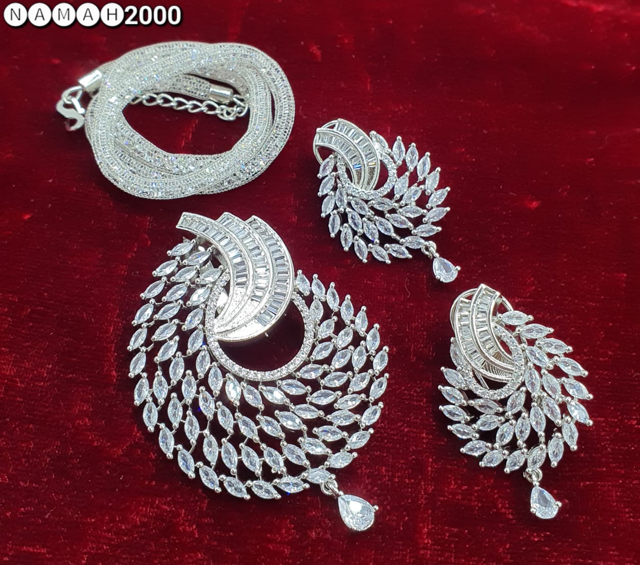 Pendant & Earrings Set