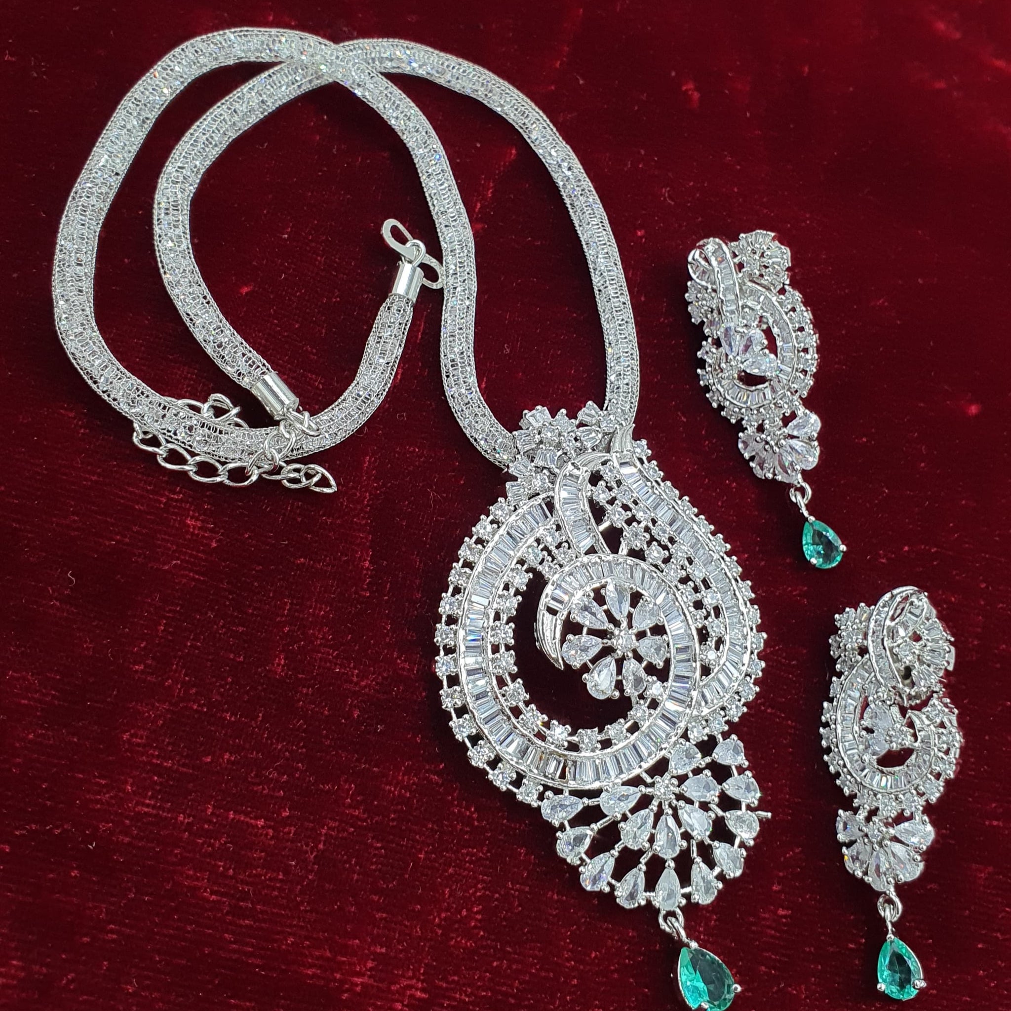 Pendant & Earrings Set