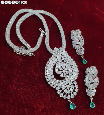 Pendant & Earrings Set