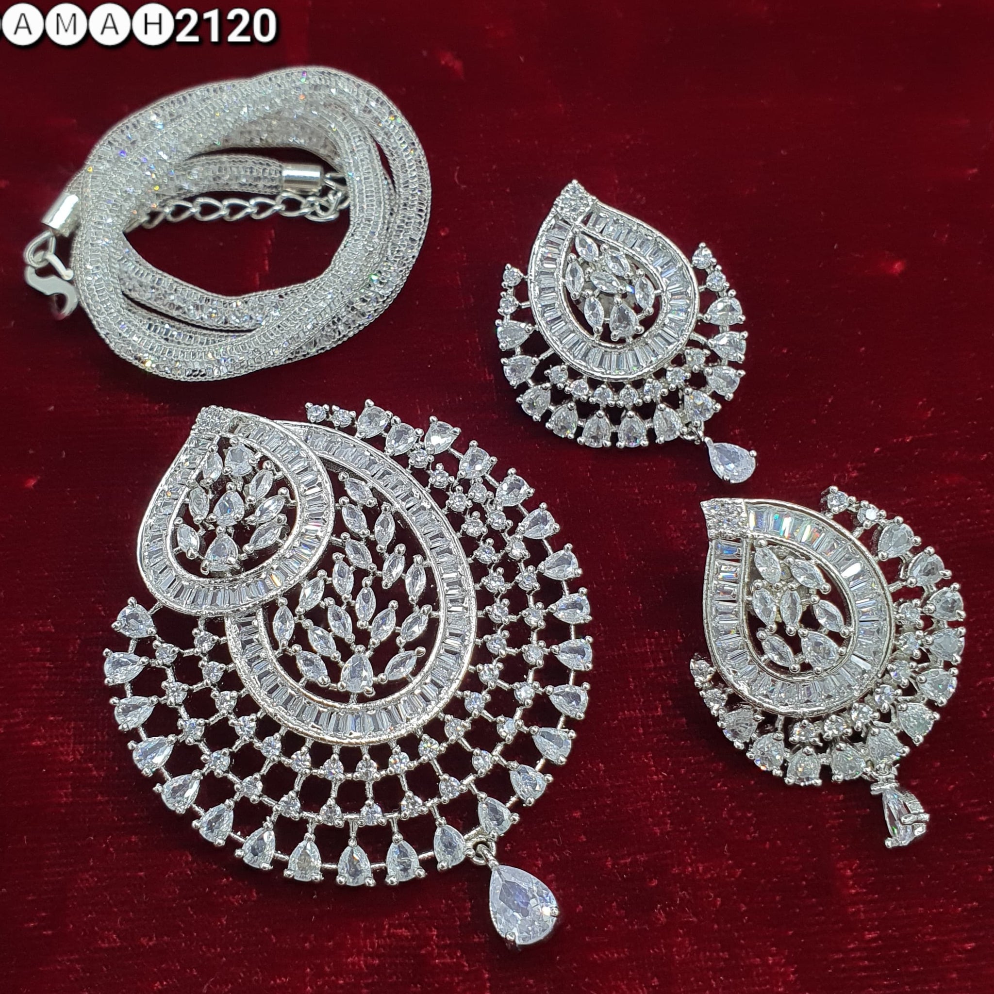 Pendant & Earrings Set