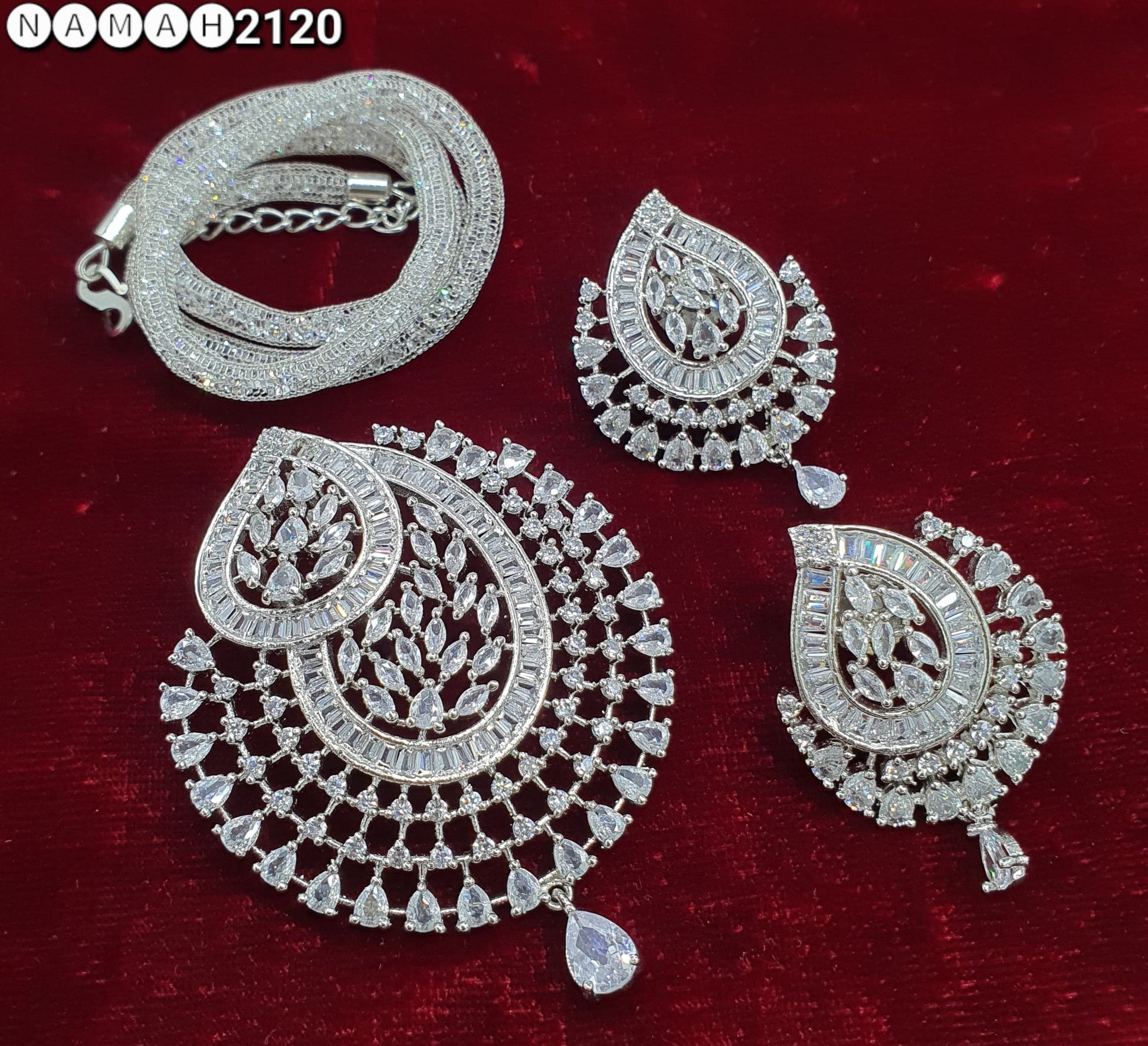 Pendant & Earrings Set