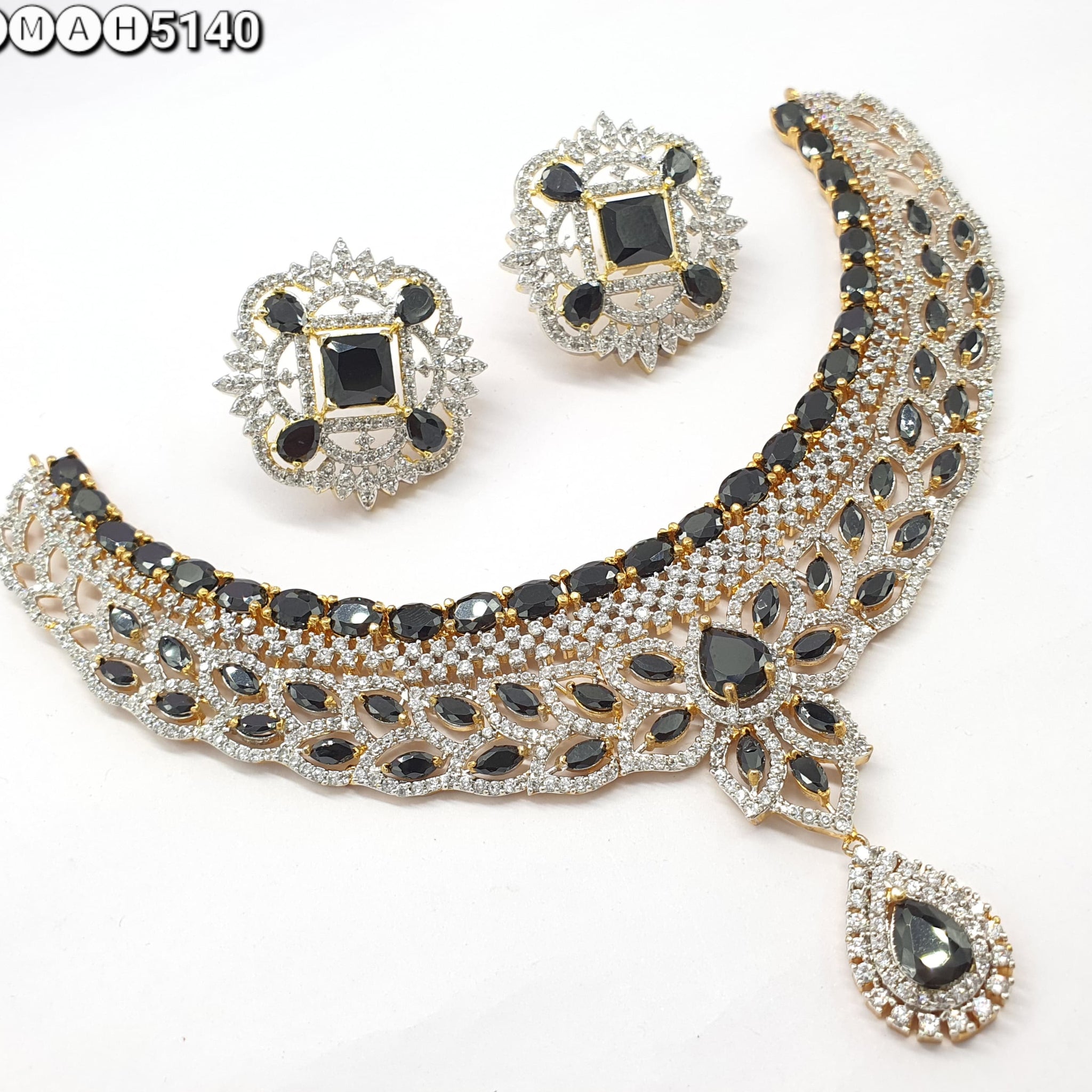 Choker Set