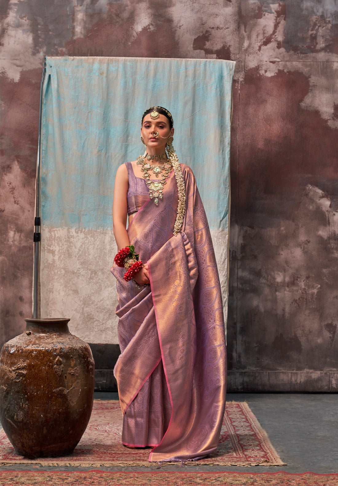 Dusty Pink Handloom Two Tone Silk Saree with Gold Zari Work