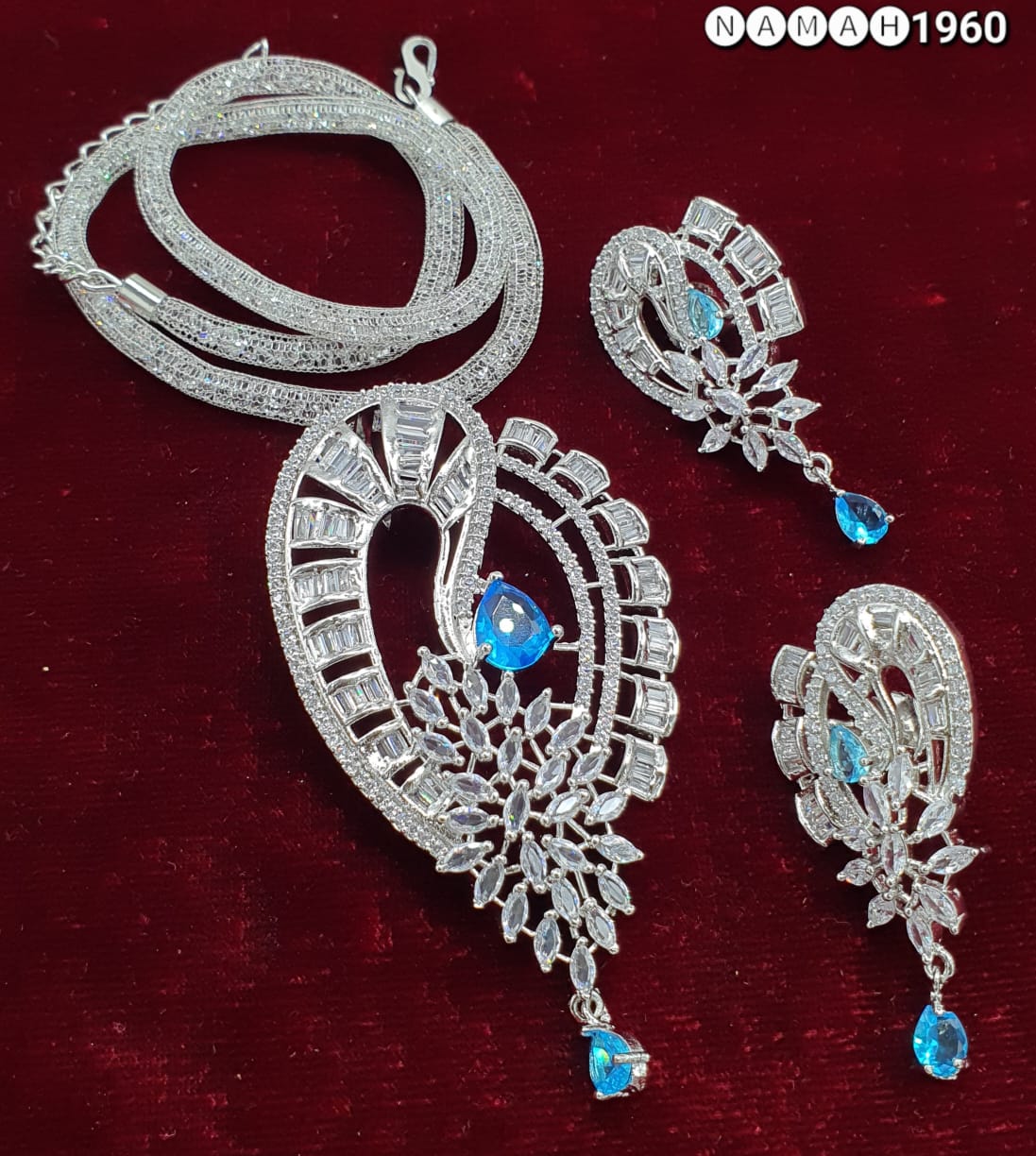 Pendant & Earrings Set