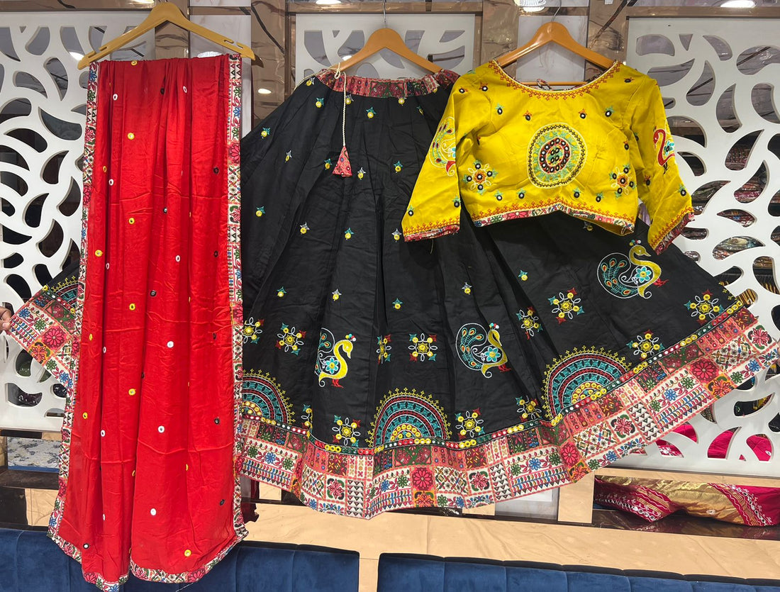 Navaratri Cotton Gamthi Work Work Lehenga Choli