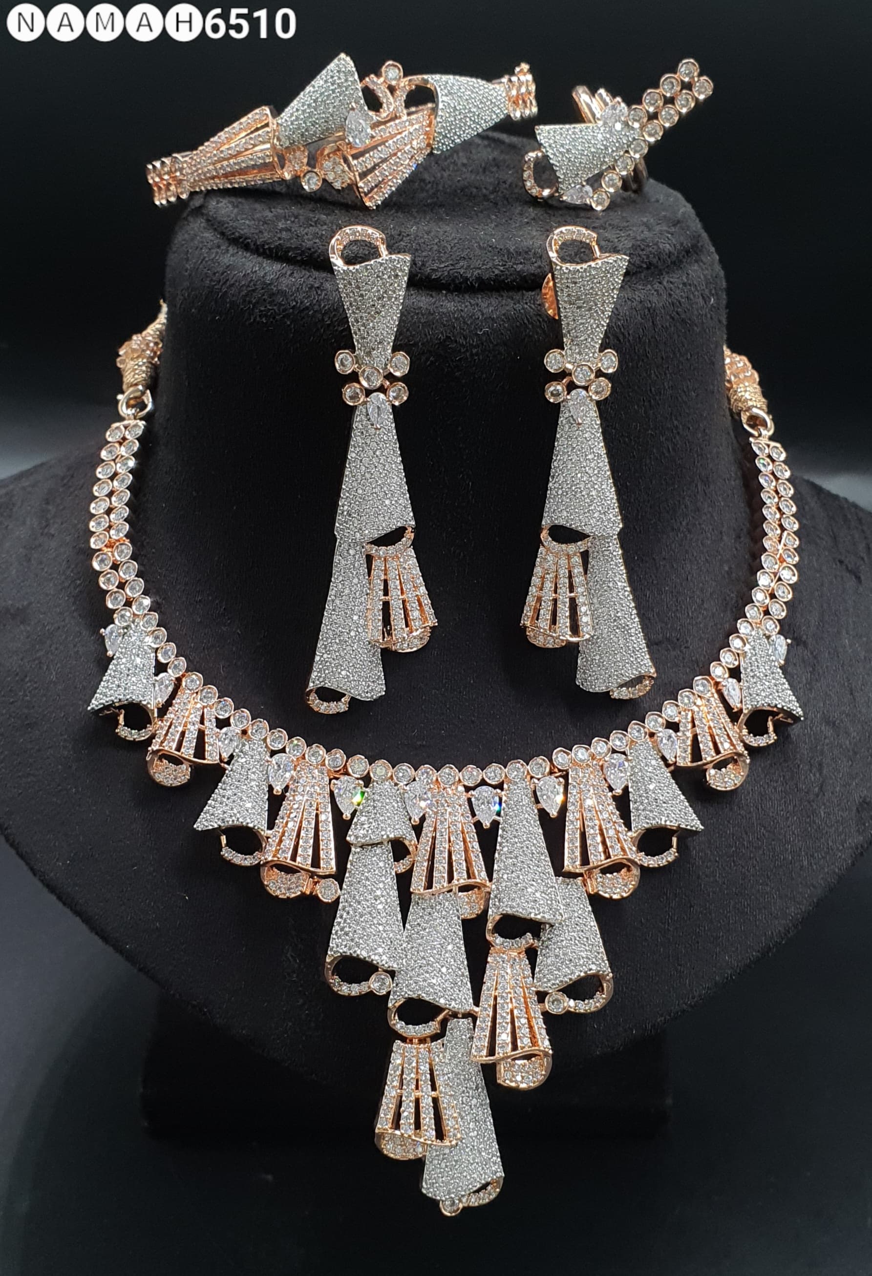 Necklace Set