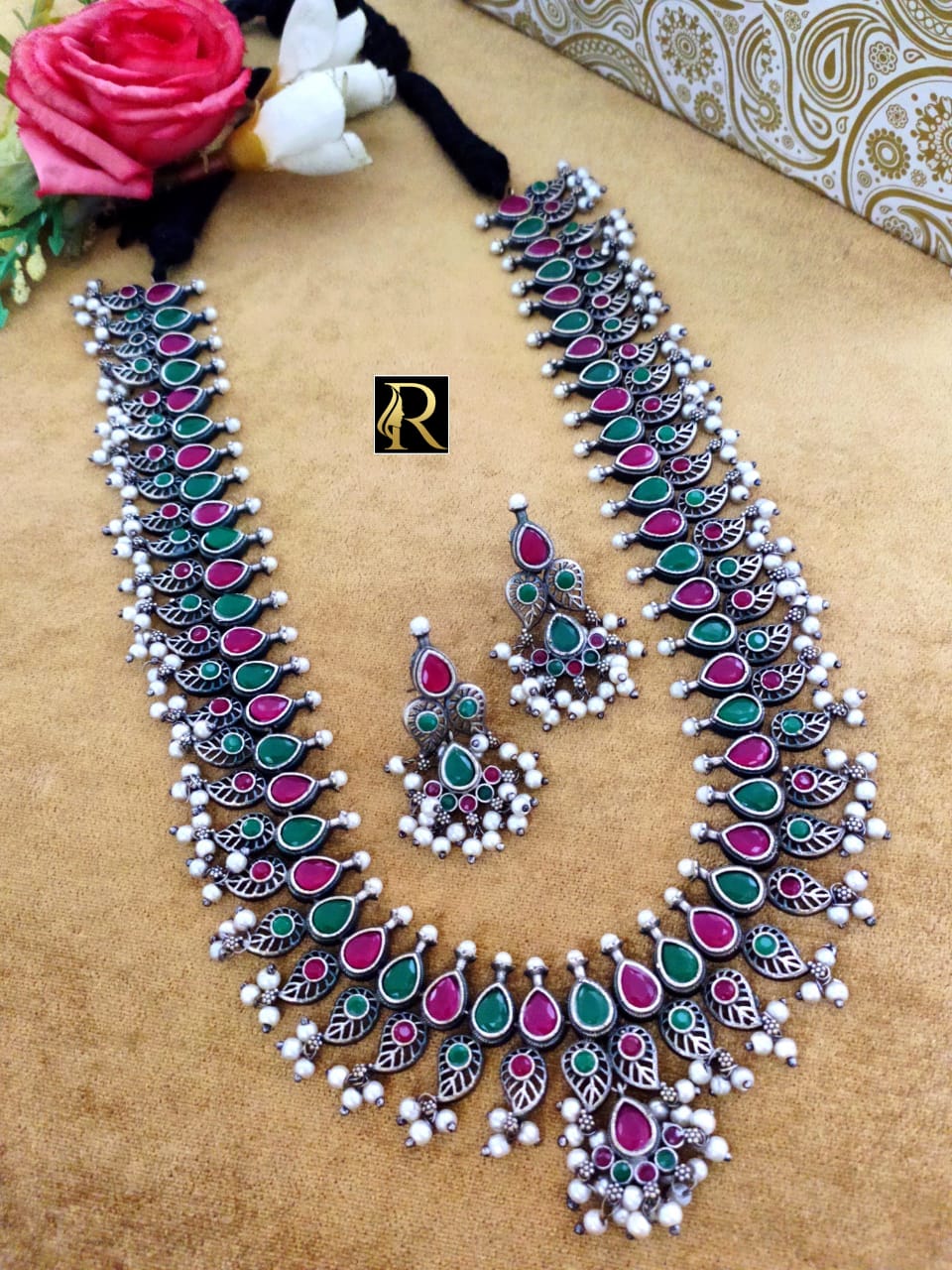 Necklace set