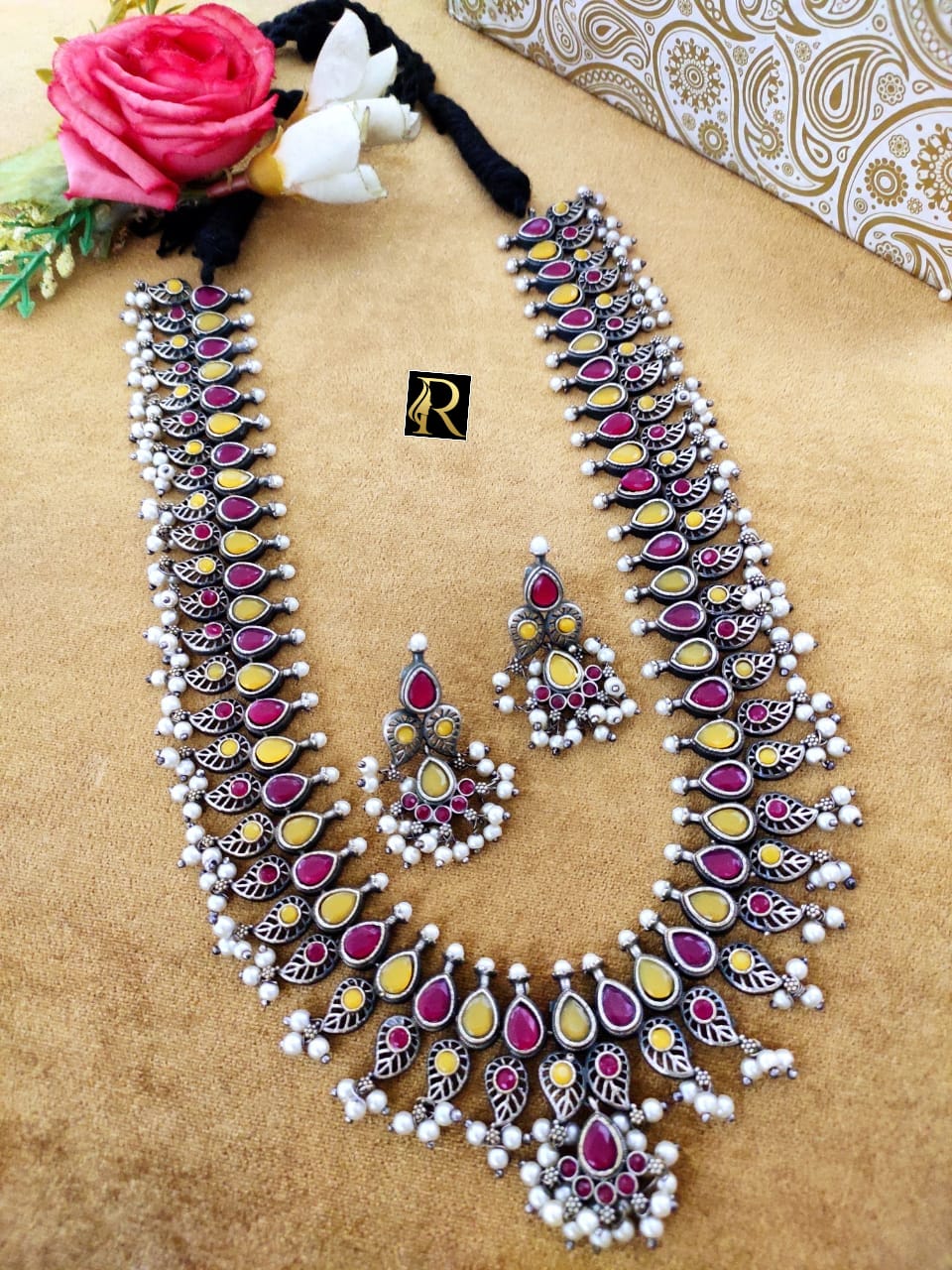 Necklace set