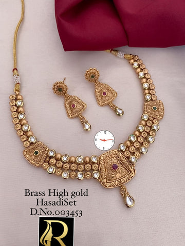 Antique Rajwadi Hasadi Choker Set With Beautiful Earrings