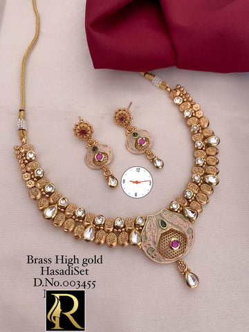 Antique Rajwadi Hasadi Choker Set With Beautiful Earrings