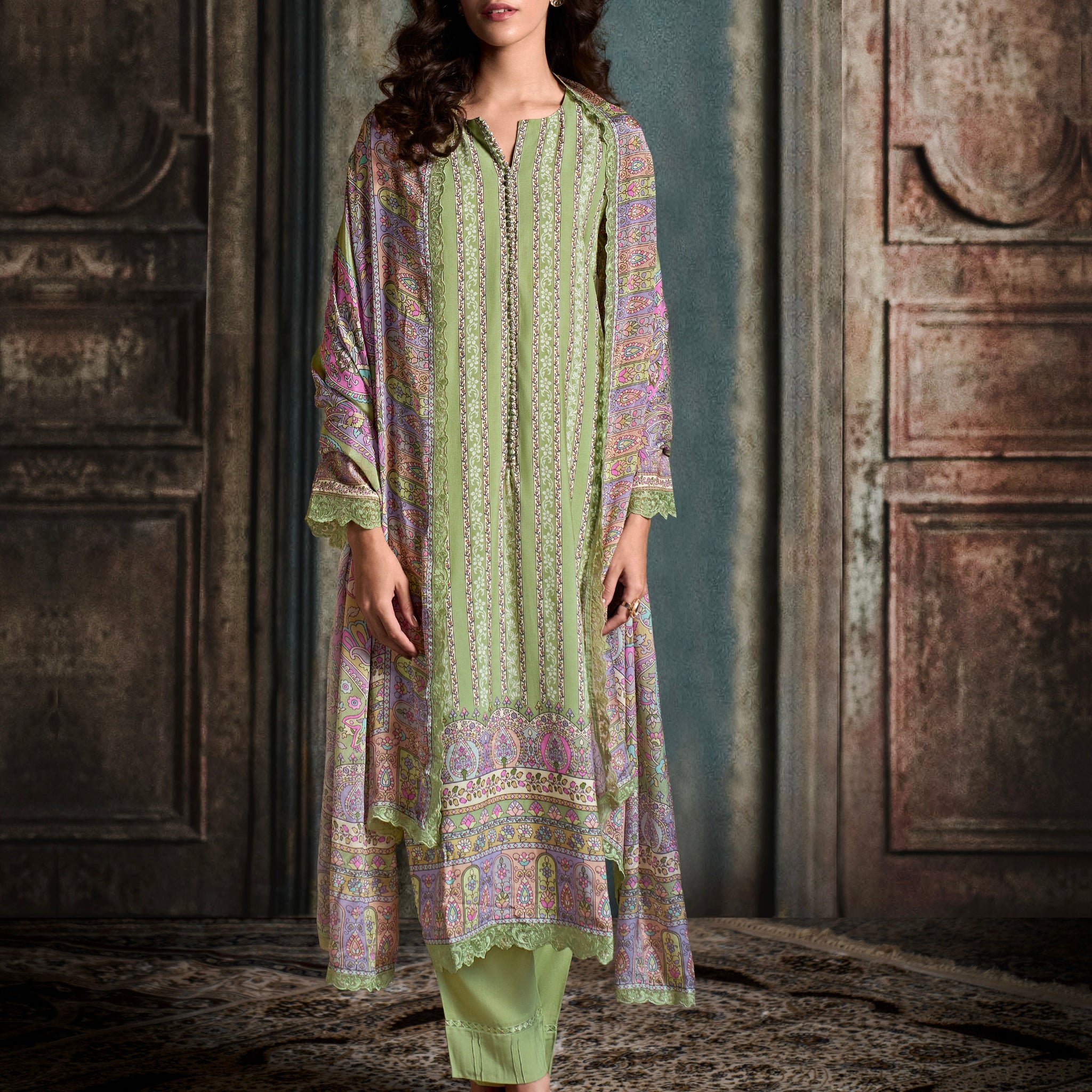 Pastel Green Straight Cut Suit & Digital Print & Scalloped Embroidery