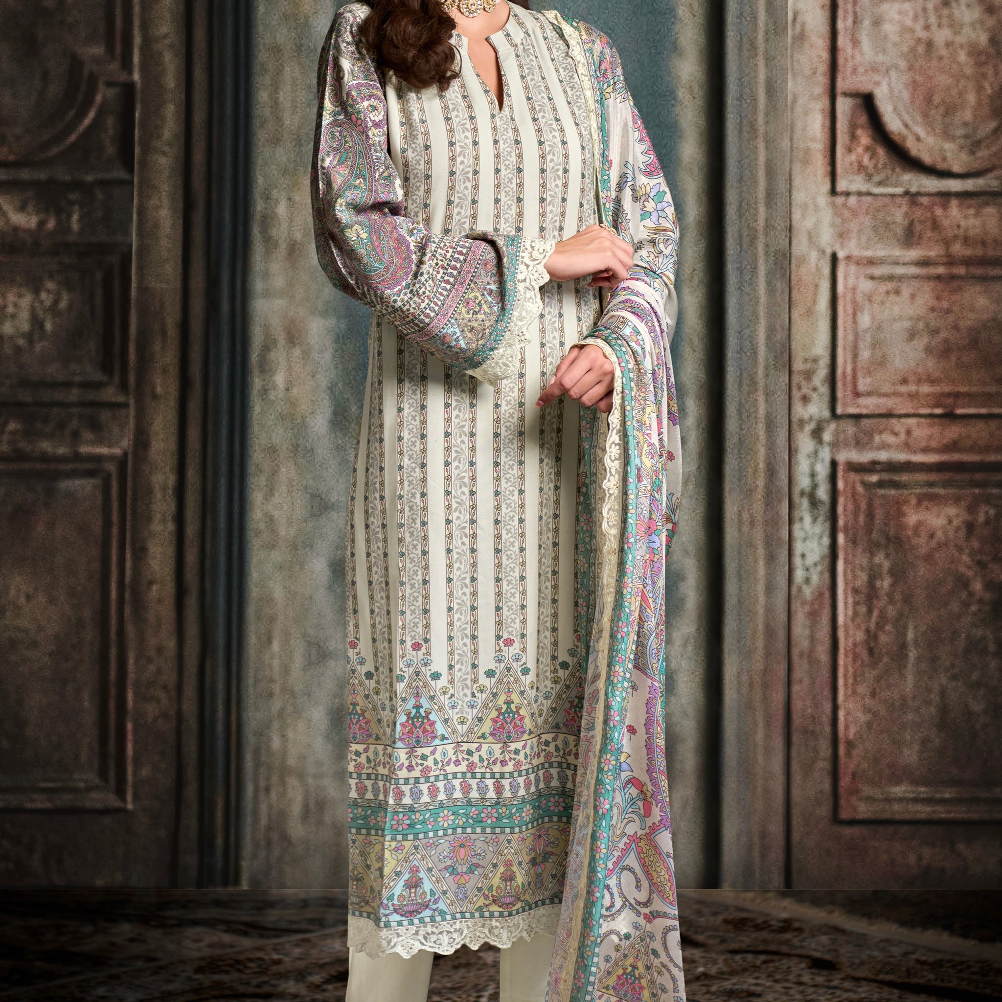 Ivory White Straight Cut Suit & Digital Print & Scalloped Embroidery