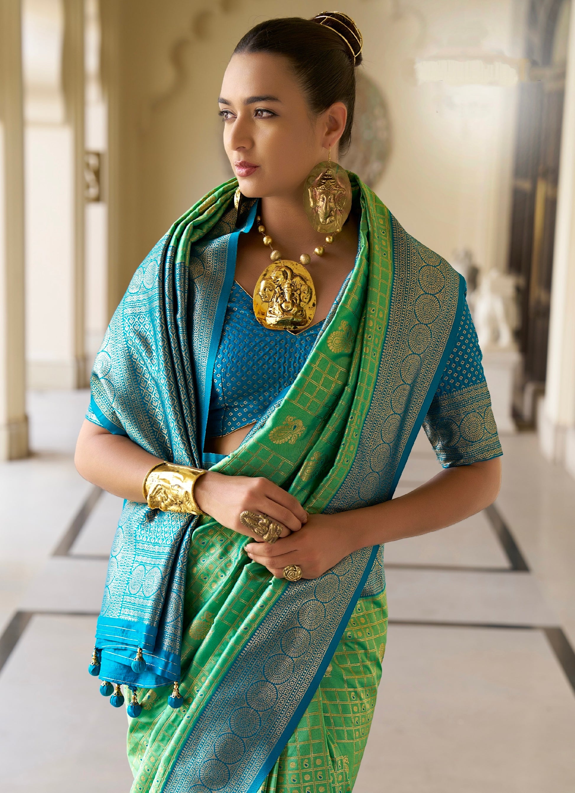 Aqua Green Banarasi Silk Saree with Kanchipuram Weaving