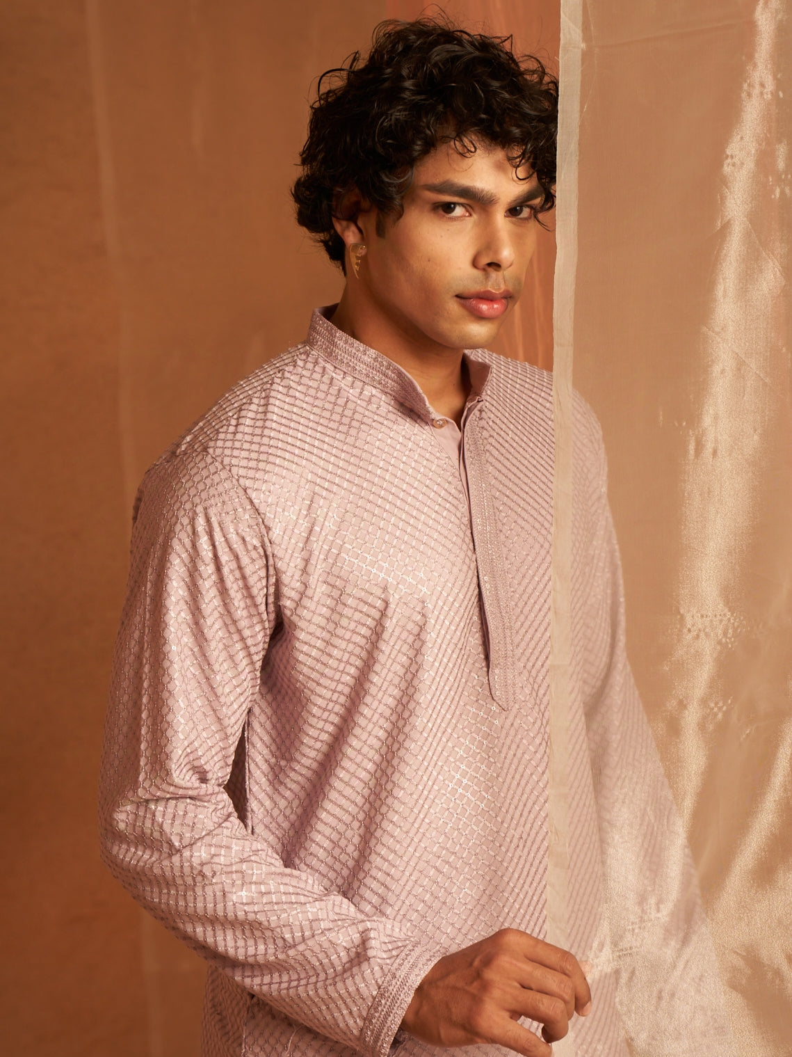 Mauve Men's Viscose Kurta with Delicate Chikankari Embroidery