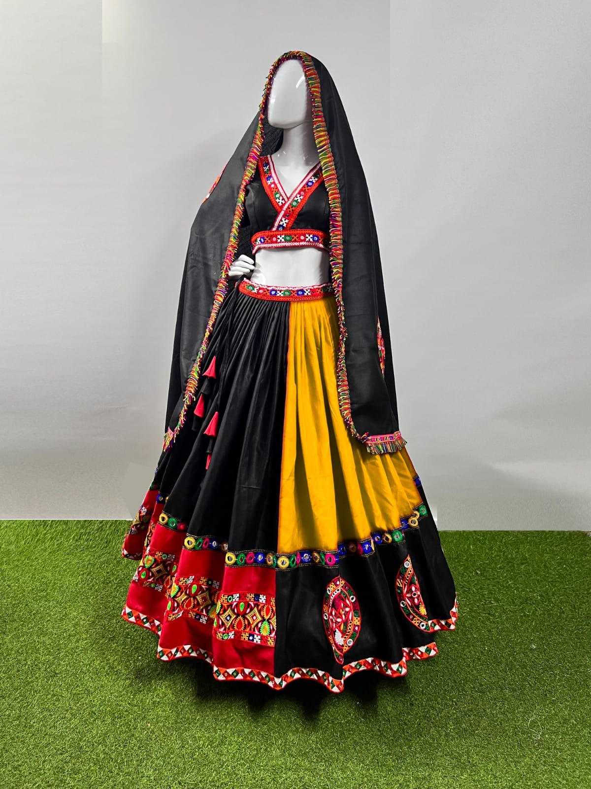 NAVRATRI WEAR CHANIYA CHOLI D.NO. 7043