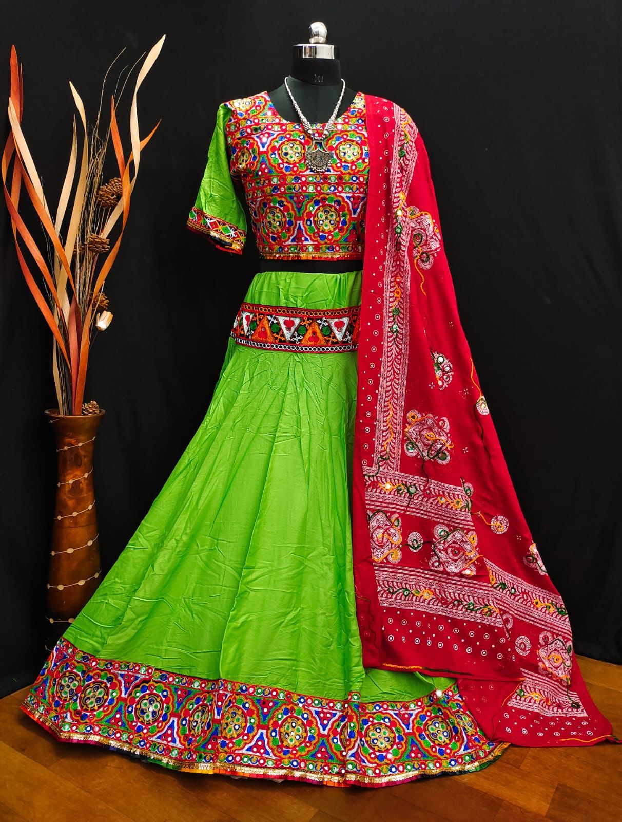 Navratri Wear Traditional Lehenga Choli D.No. 10006