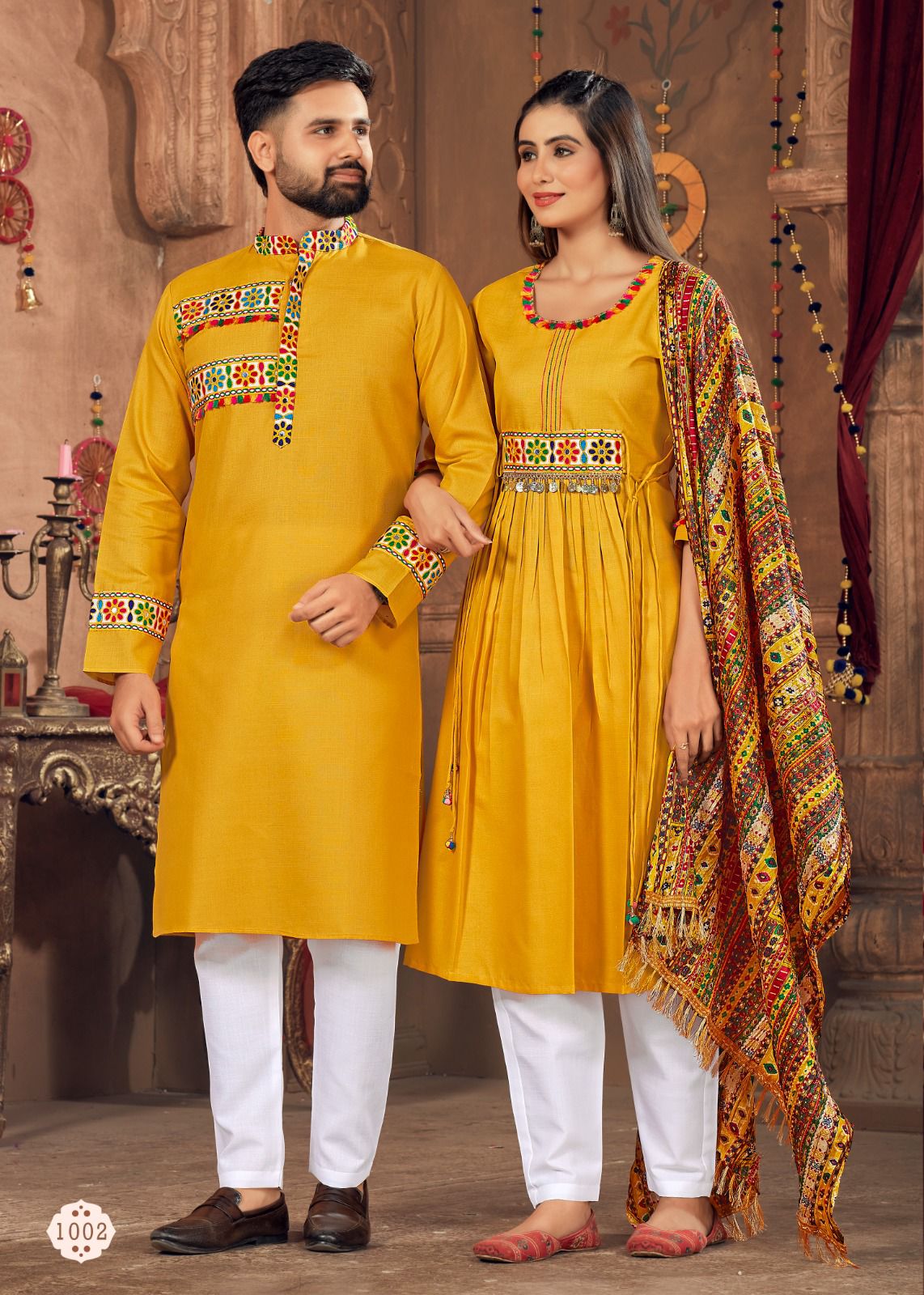 Buy NAVRATRI TWINNING - WHITE COTTON EMBROIDERED COUPLE COMBO at INR 1300  online from Inli Exports kurta kurti couple combo : navratritwinning-white
