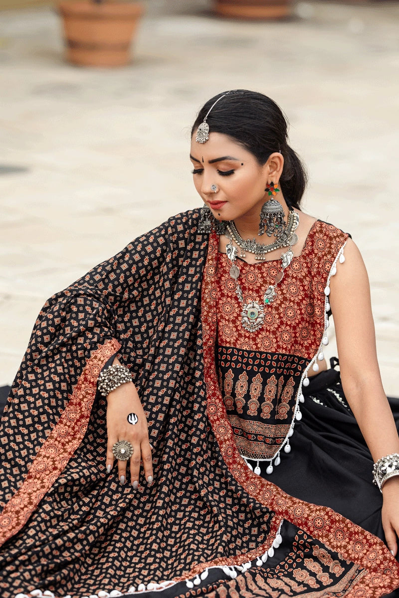 Fully Black Gujarati Chaniya Choli For Garba