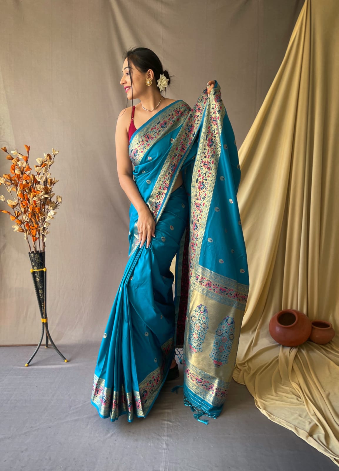 Buy VARKALA SILK SAREES Kadiyal Soft Silk Paithani Regular Womens Saree |  Shoppers Stop