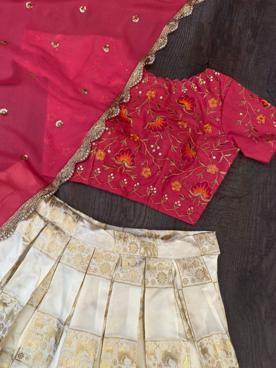 Banarasi Brocade Blouse Designer Blouse Crop Top Lengha Choli Pakistani Blouse  Lehenga Blouse Crop Top Sari Blouse - Etsy | Brocade blouse designs, Indian  blouse, Lehenga blouse
